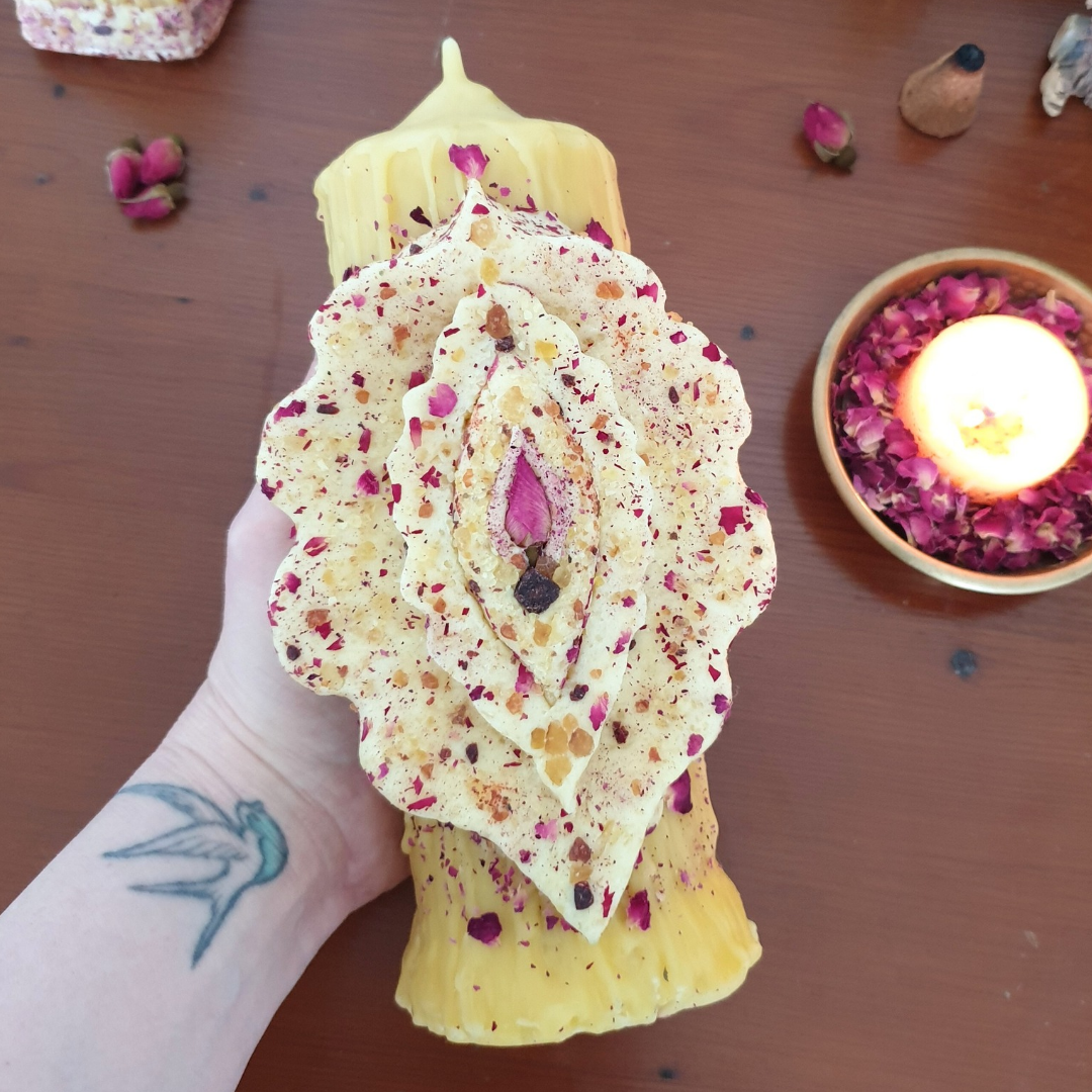 Yoni Beeswax Pillar Candle ♡ Large | 100+ Hrs