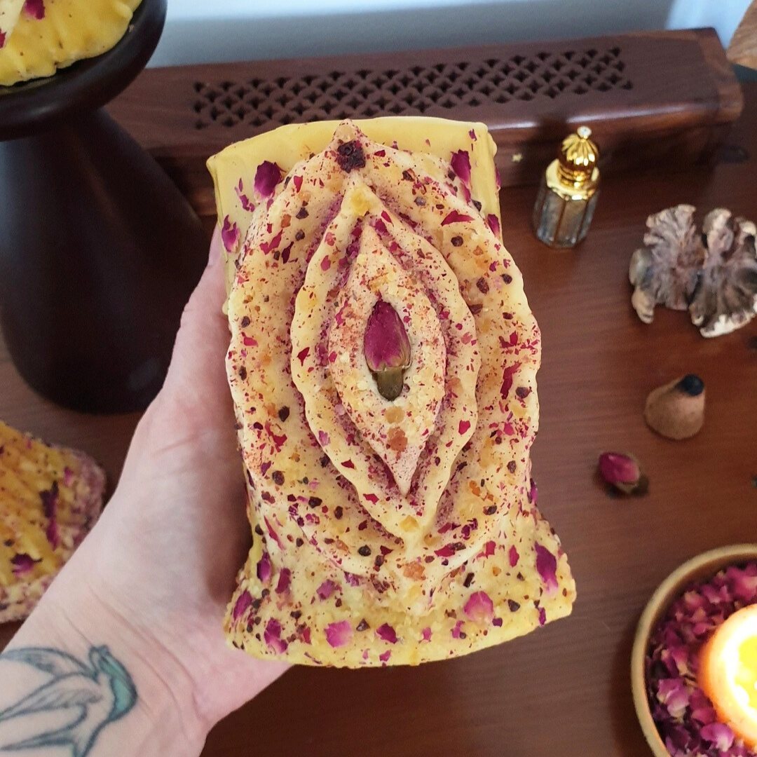 'The Sacred Portal' Yoni Beeswax Pillar Candle | Medium 70+ Hrs