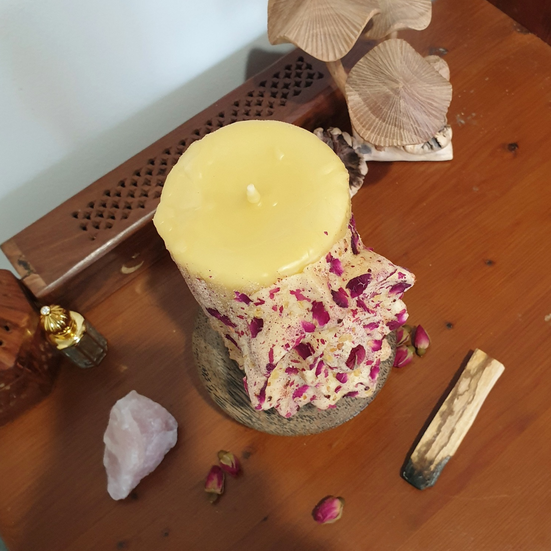 Yoni Beeswax Pillar Candle ♡ Medium | 70 Hrs