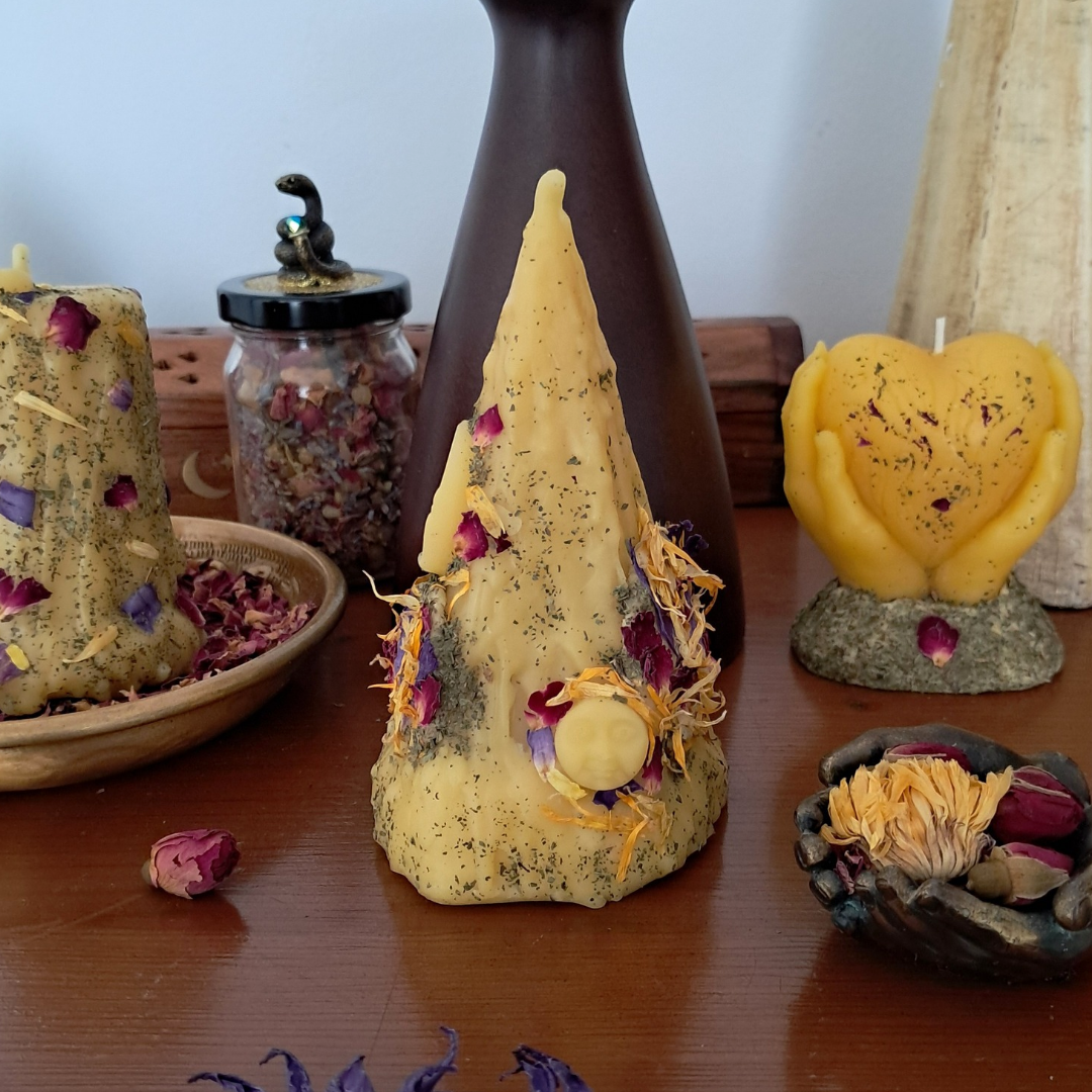 'Lunar Bloom' Beeswax Pyramid Candle ♡ 20 hrs