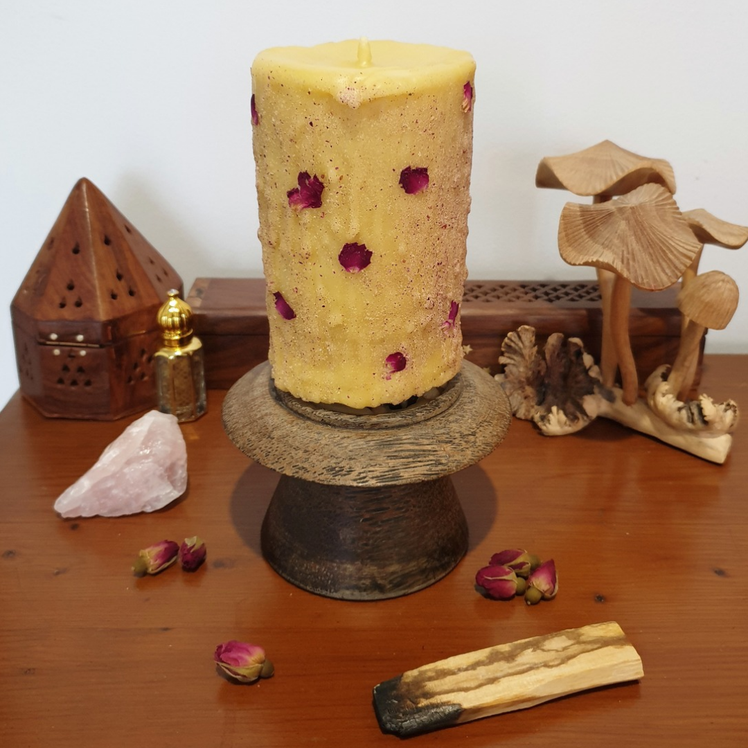 Yoni Beeswax Pillar Candle ♡ Medium | 70 Hrs