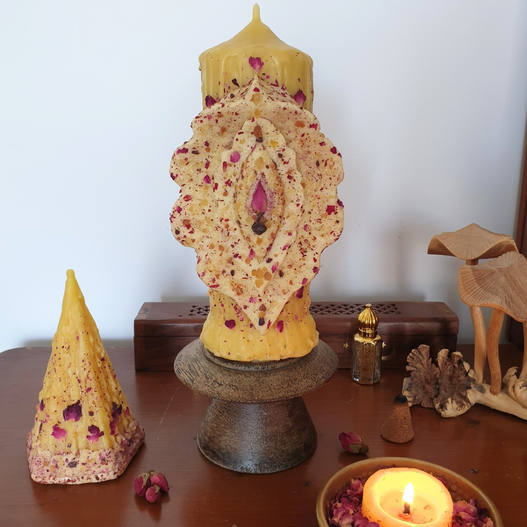 Yoni Beeswax Pillar Candle ♡ Large | 100+ Hrs