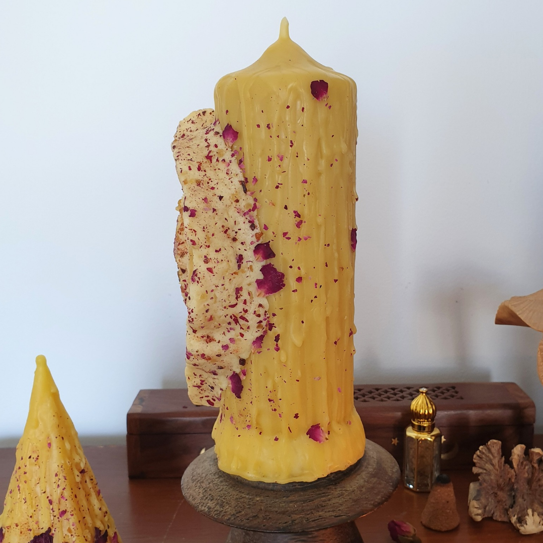 Yoni Beeswax Pillar Candle ♡ Large | 100+ Hrs