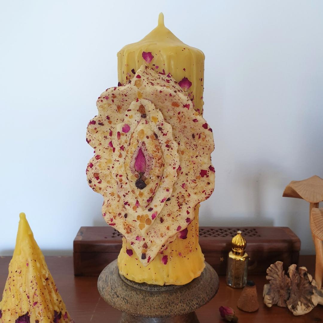 Yoni Beeswax Pillar Candle ♡ Large | 100+ Hrs