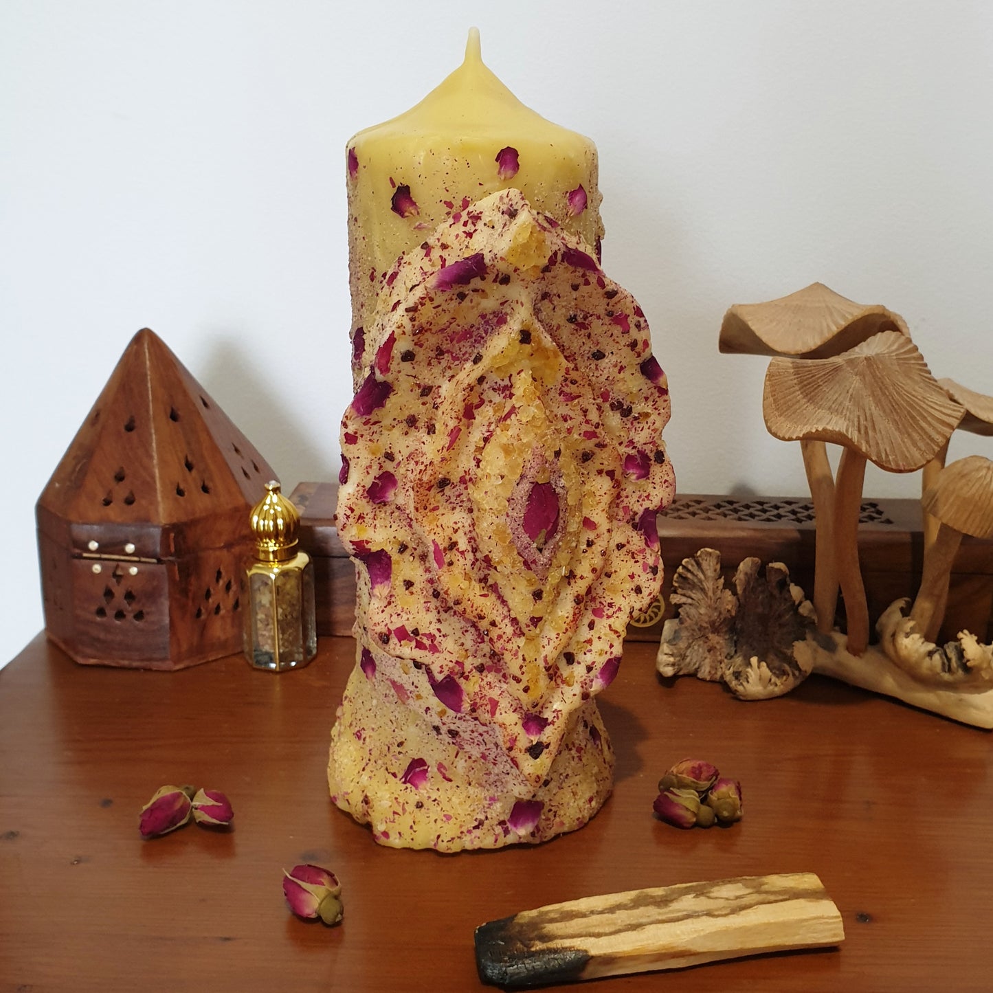 Yoni Beeswax Pillar Candle ♡ Large | 100+ Hrs