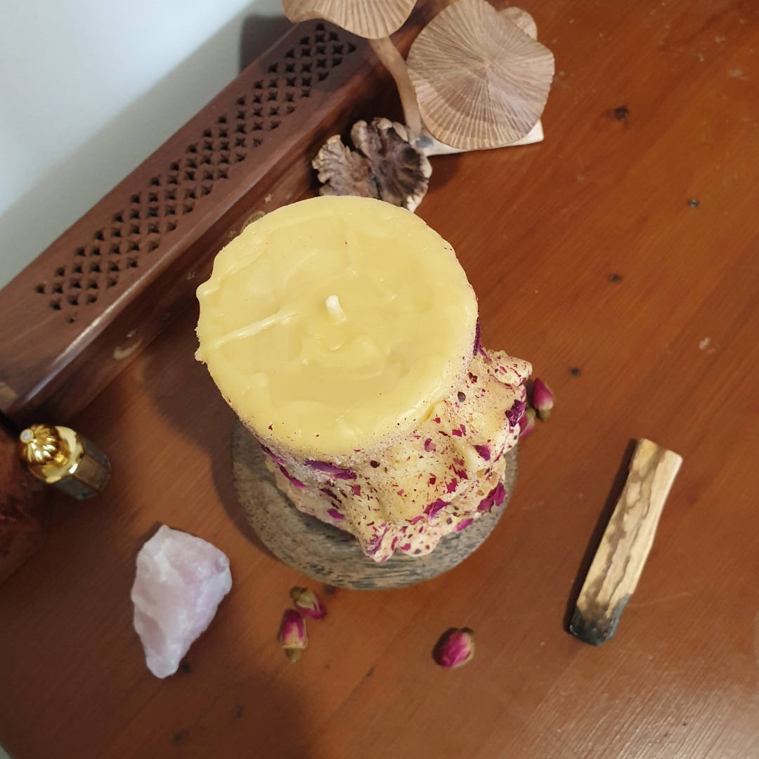 Medium Yoni Beeswax Pillar Candle | 70 Hrs ♡ One-of-a-kind