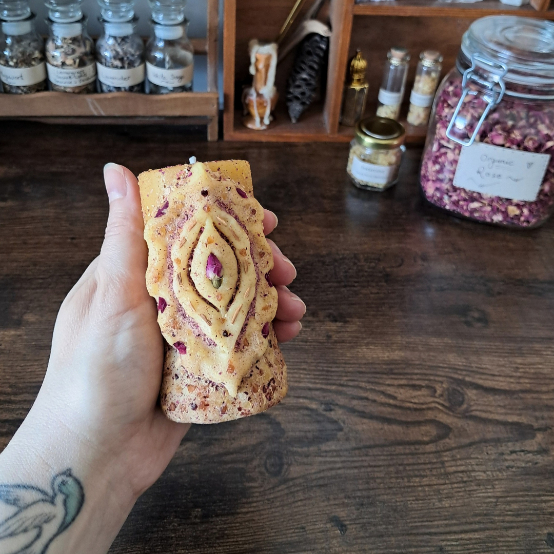 Yoni' Small Beeswax Pillar Candle with Palo Santo & Sacred Resins ♡ One-of-a-kind