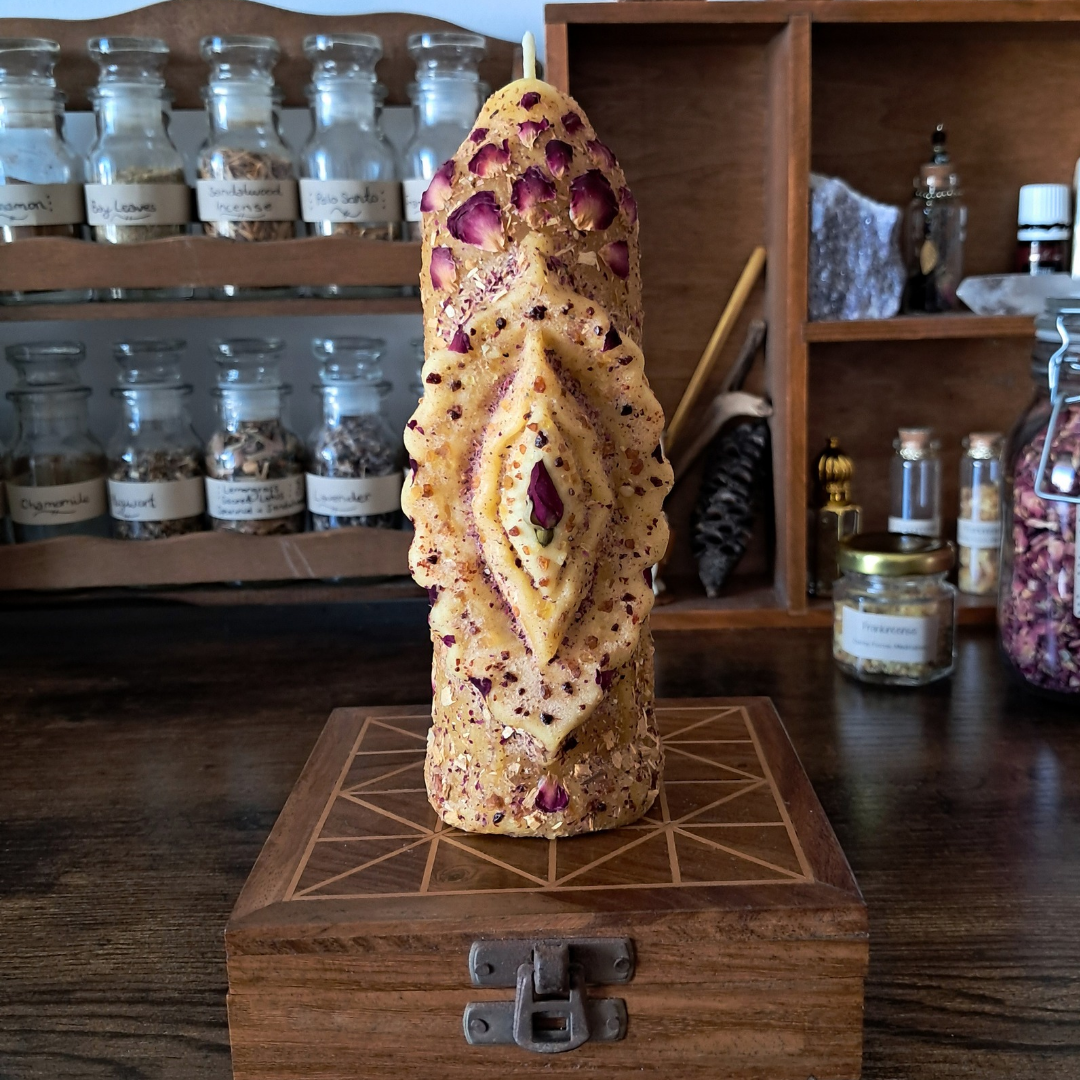 Yoni' Beeswax Candle with Palo Santo & Sacred Resins ♡ One-of-a-kind