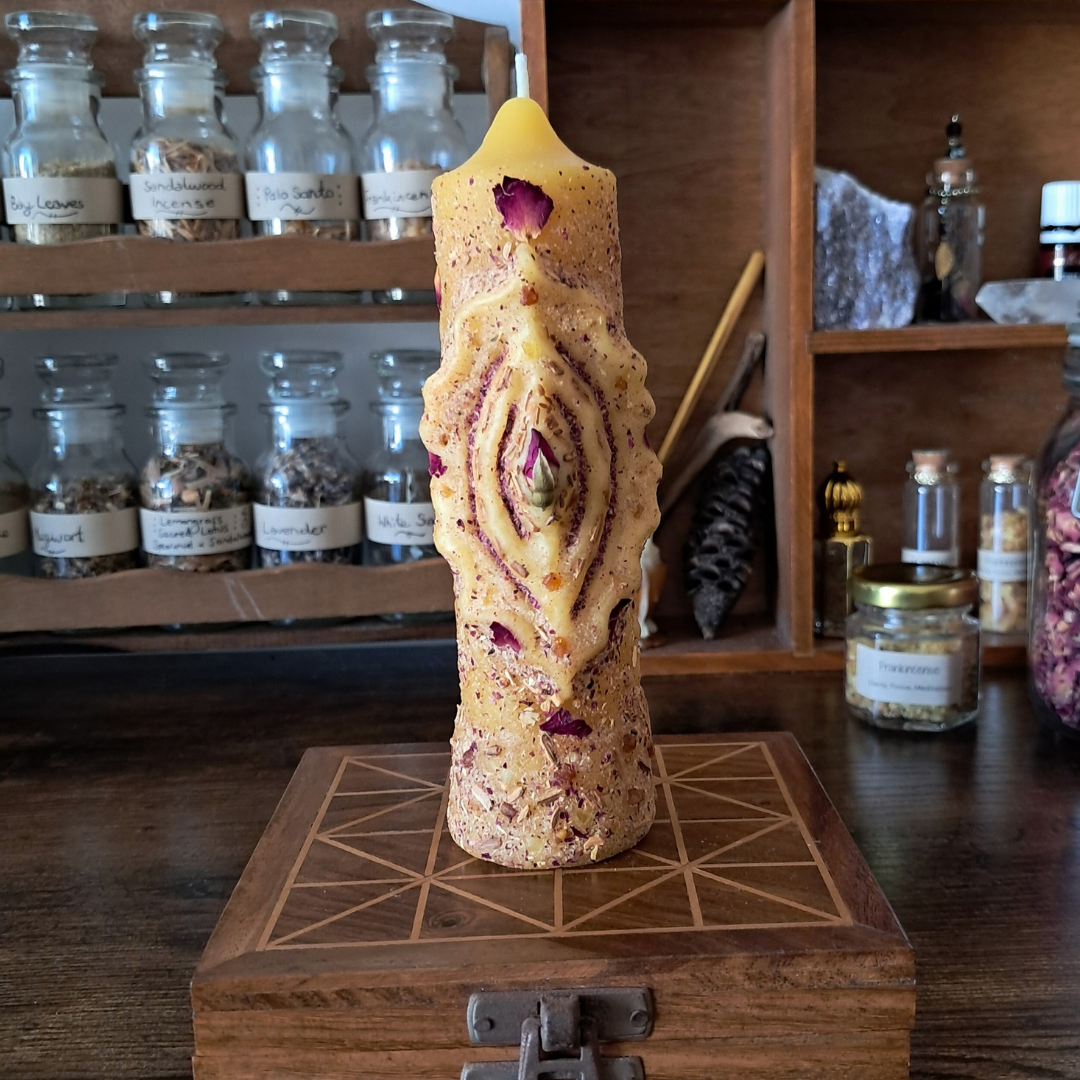 Yoni' Beeswax Candle (15cm) with Palo Santo & Sacred Resins ♡ One-of-a-kind