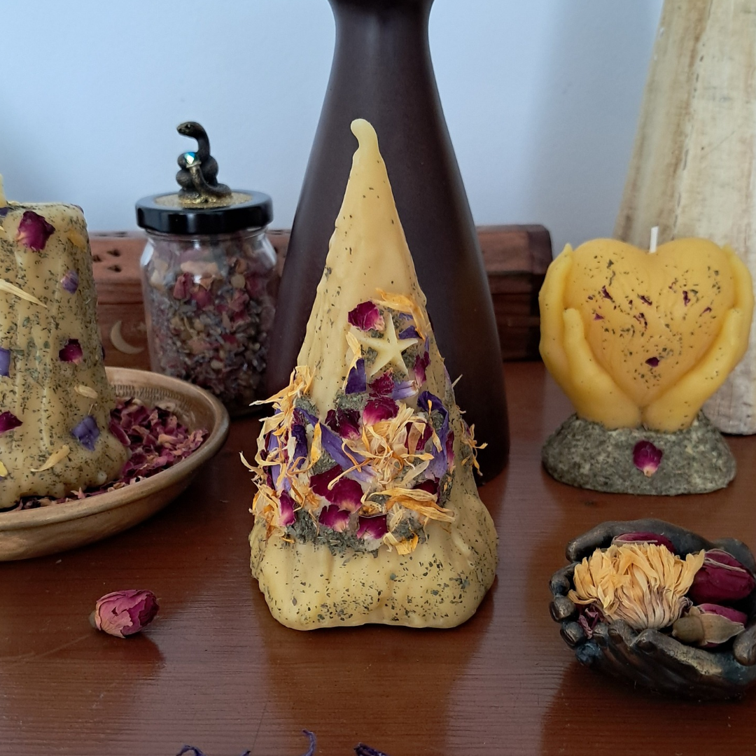 'Lunar Bloom' Beeswax Pyramid Candle ♡ 20 hrs