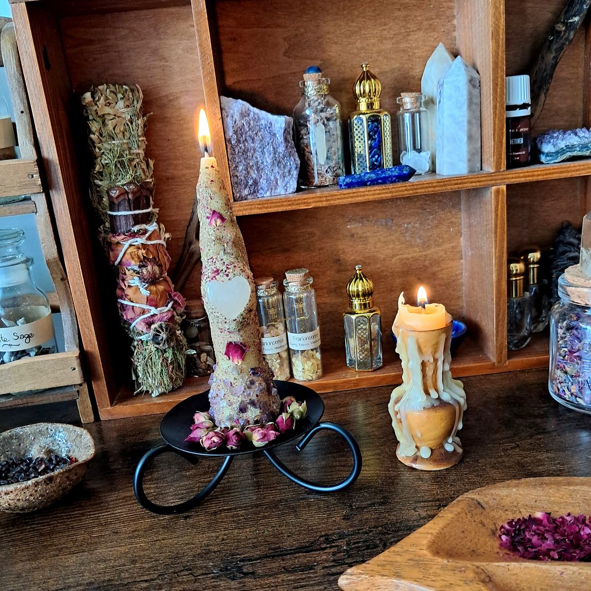 'The Secret Garden' ♡ Beeswax Taper Candle | Rose Quartz & Green Aventurine (Single)