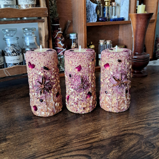 Garnet, Star Anise, Palo Santo & Rose | Small Pillar Beeswax Candle