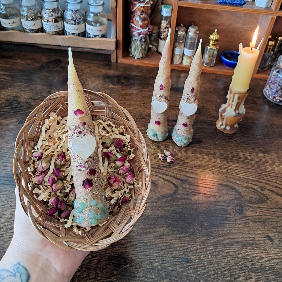 'The Secret Garden' ♡ Beeswax Taper Candle | Rose Quartz & Green Aventurine (Single)