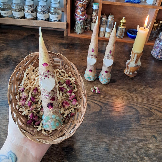 'The Secret Garden' ♡ Beeswax Taper Candle | Rose Quartz & Green Aventurine (Single)