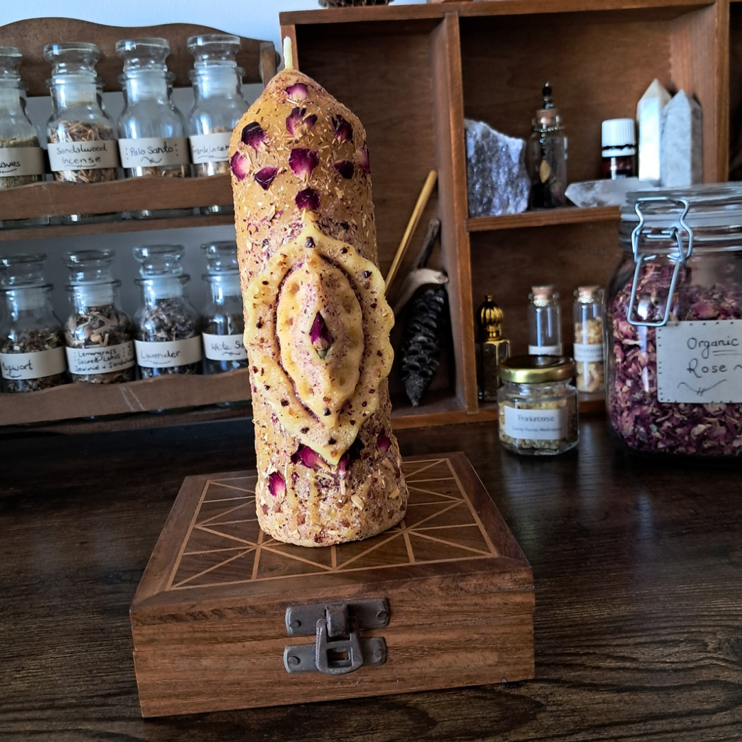 Yoni' Beeswax Candle with Palo Santo & Sacred Resins ♡ One-of-a-kind