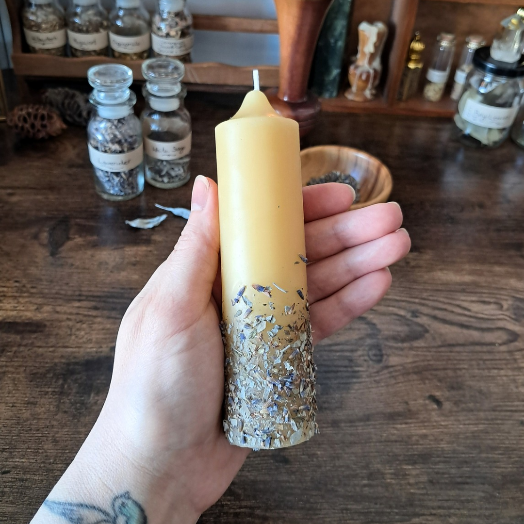 White Sage & Lavender 15cm Beeswax Candle