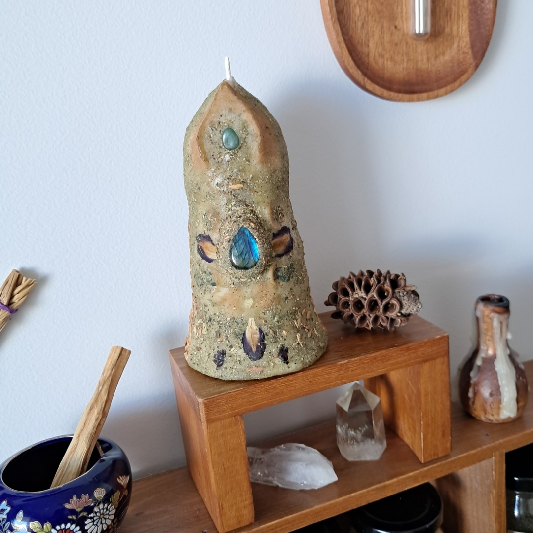 'Guardian of the Mystic’s Forest' Beeswax Candle with Lemurian Quartz & Labradorite #4