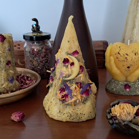 'Lunar Bloom' Beeswax Pyramid Candle ♡ 20 hrs