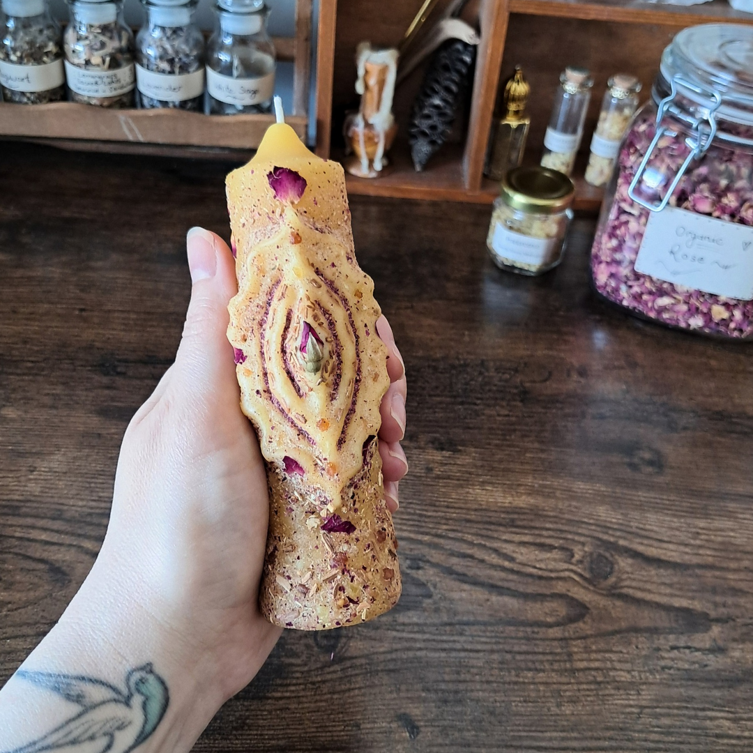 Yoni' Beeswax Candle (15cm) with Palo Santo & Sacred Resins ♡ One-of-a-kind