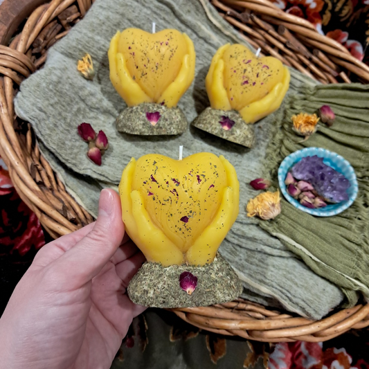 'Heart in Hands' Beeswax Candle ♡ Spearmint & Rose