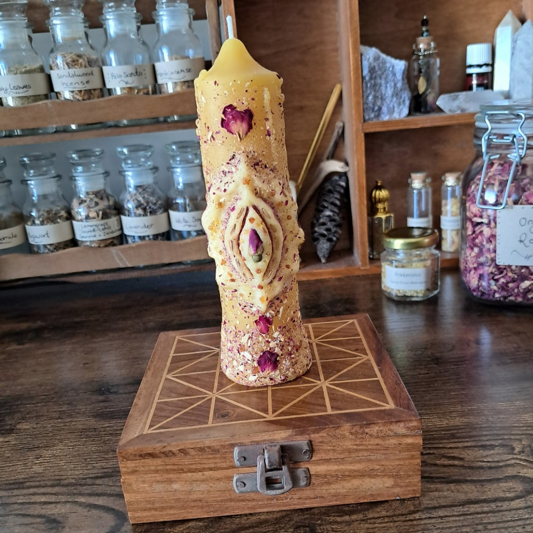 Yoni' Beeswax Candle (15cm) with Palo Santo & Sacred Resins ♡ One-of-a-kind