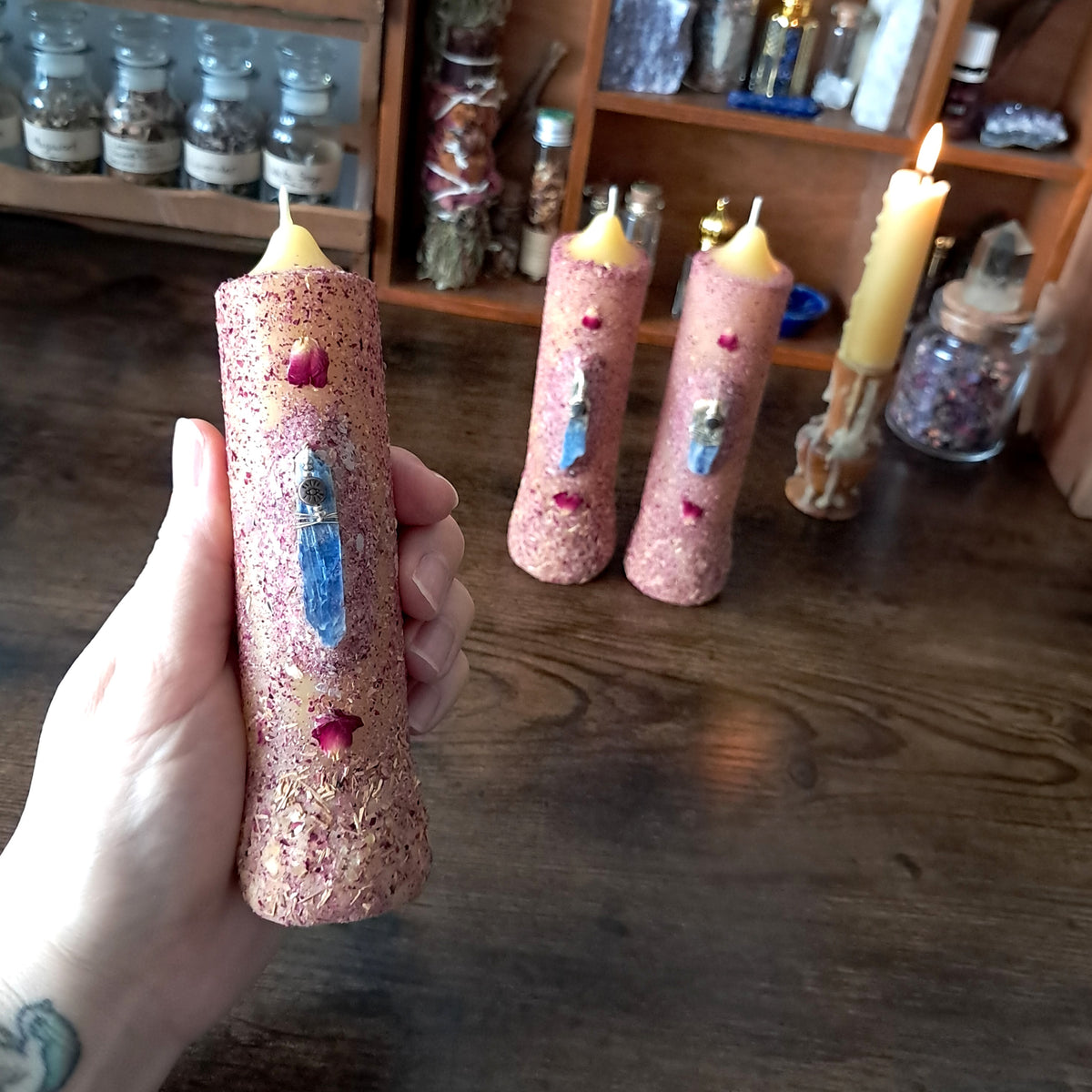 Kyanite & Rose | Beeswax 15cm Candle