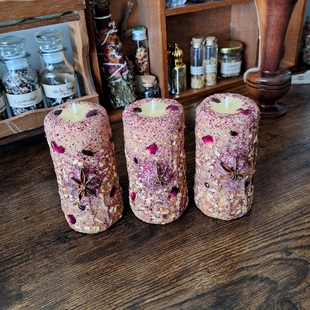 Garnet, Star Anise, Palo Santo & Rose | Small Pillar Beeswax Candle
