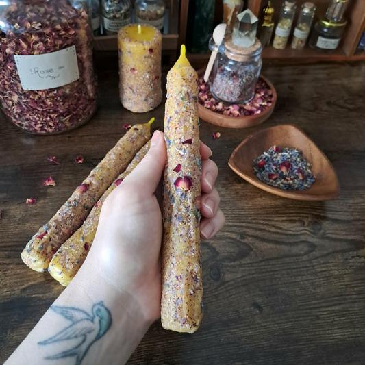 'Soft Devotion' ♡ Single Beeswax Taper Candle