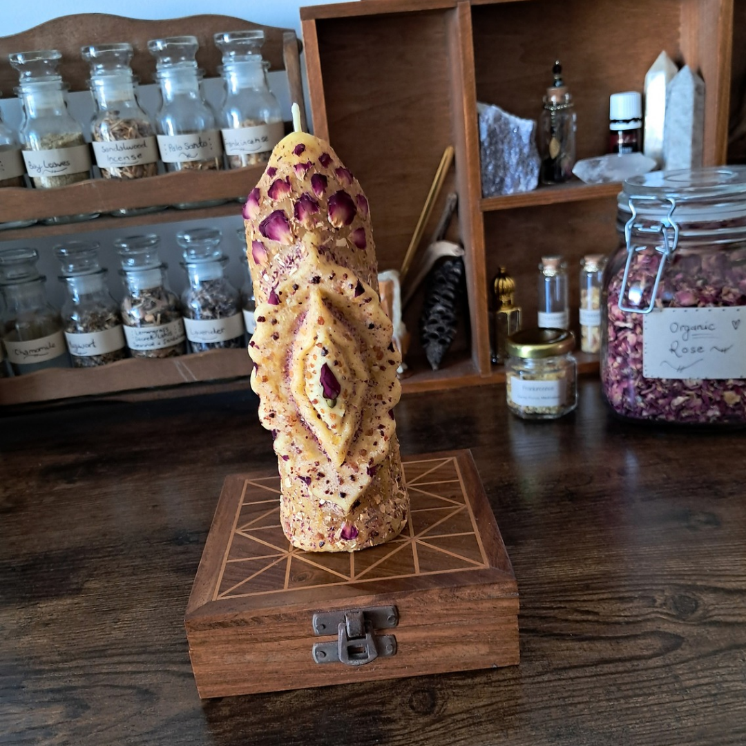 Yoni' Beeswax Candle with Palo Santo & Sacred Resins ♡ One-of-a-kind