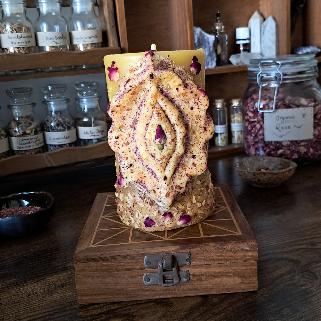 Yoni' Beeswax Pillar Candle with Palo Santo & Sacred Resins ♡ 100+ hrs