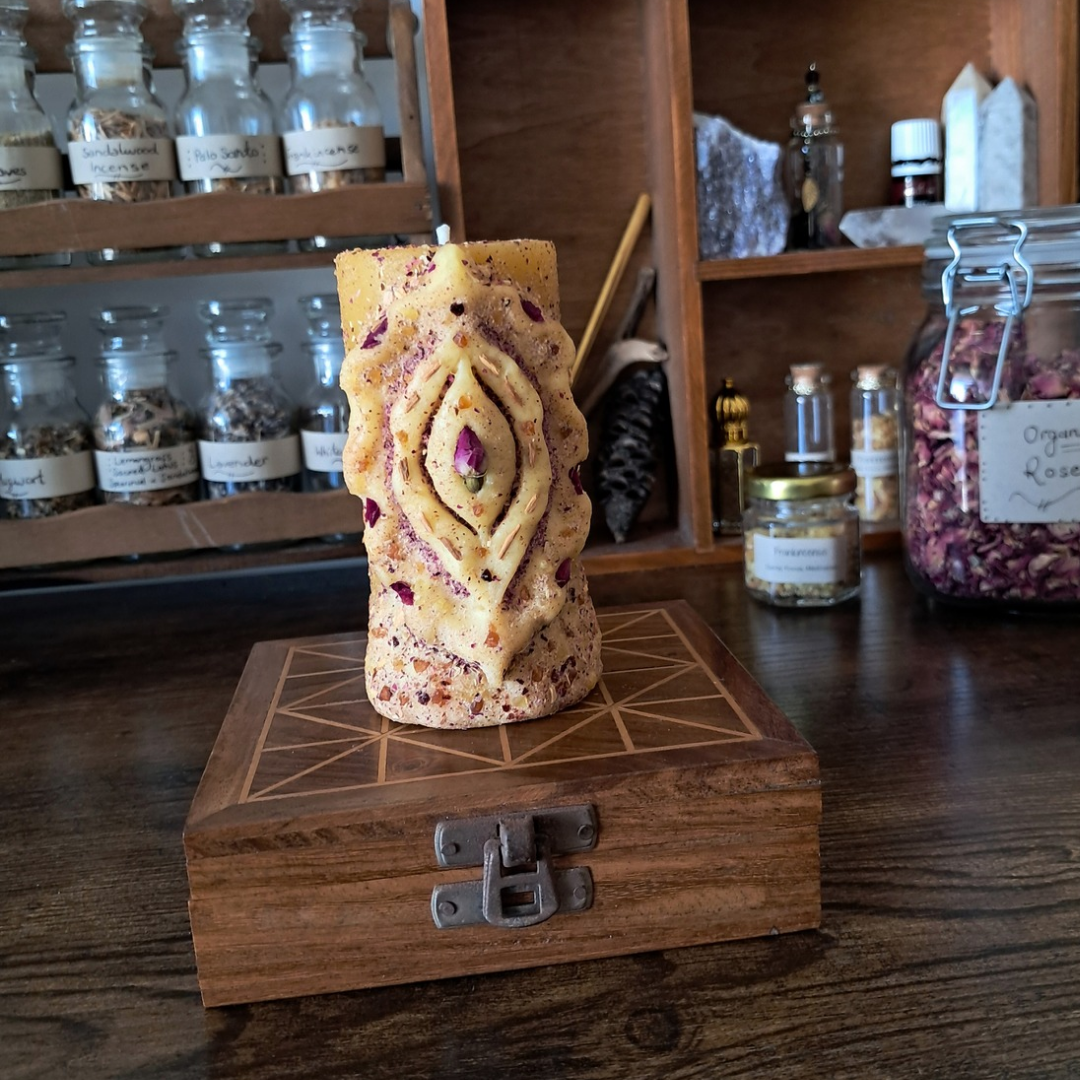 Yoni' Small Beeswax Pillar Candle with Palo Santo & Sacred Resins ♡ One-of-a-kind