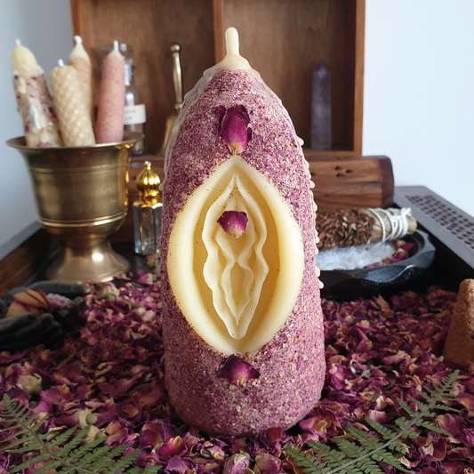 Rose "Yoni" Beeswax Pillar Candle ♡ 14.5cm | 430g